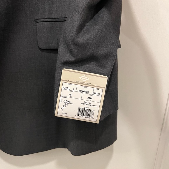 NWT grey men’s Joseph Abboud suit. Size 40 short. - Picture 2 of 5